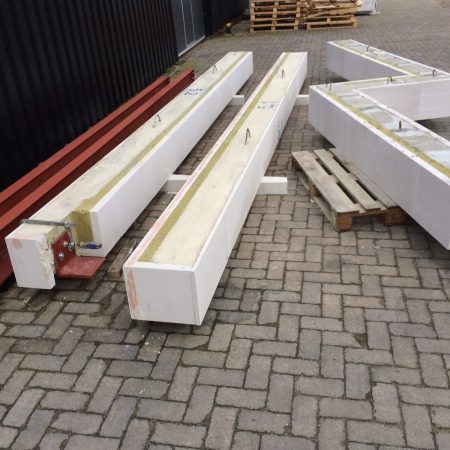 Geisoleerde- Lateien-Latei-Maatwerk-Grote-Latei-Hoeklatei-Constructie